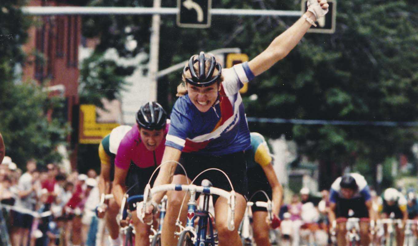 Marilyn Trout wins the 1985 Canadian National Criterium Championships.
