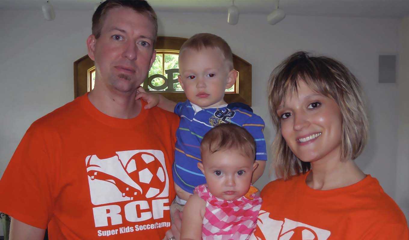 Ben and Micah Dillon with their two children, Stone and Stella, in 2012.